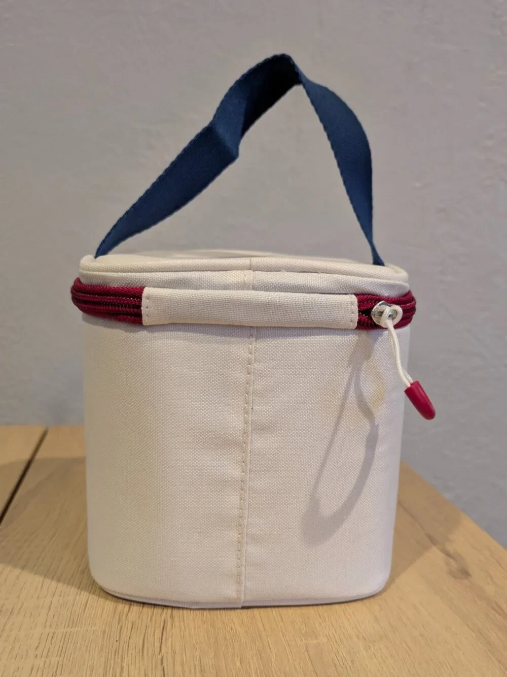 NWOT Embark Upright Lunch Bag - Cream & Navy Blue